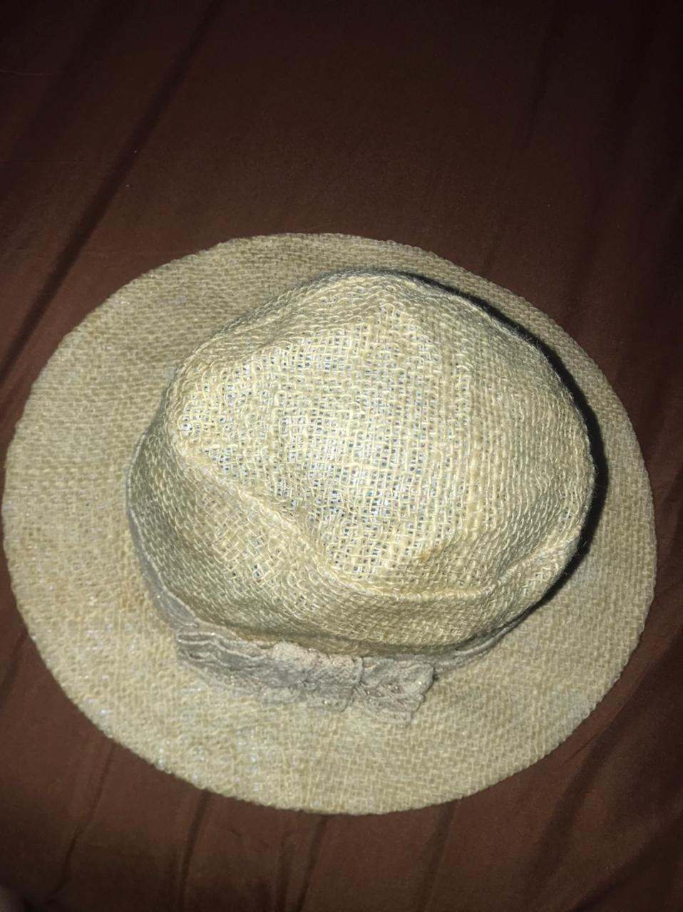 Topi Pantai Wanita warna Cream/Kuning